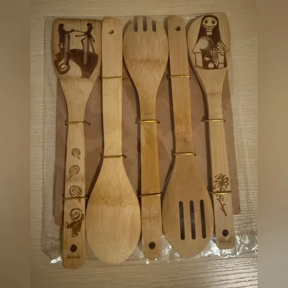 Nightmare Before Christmas 5 Pcs Wooden Spoons - Picture 5 of 10